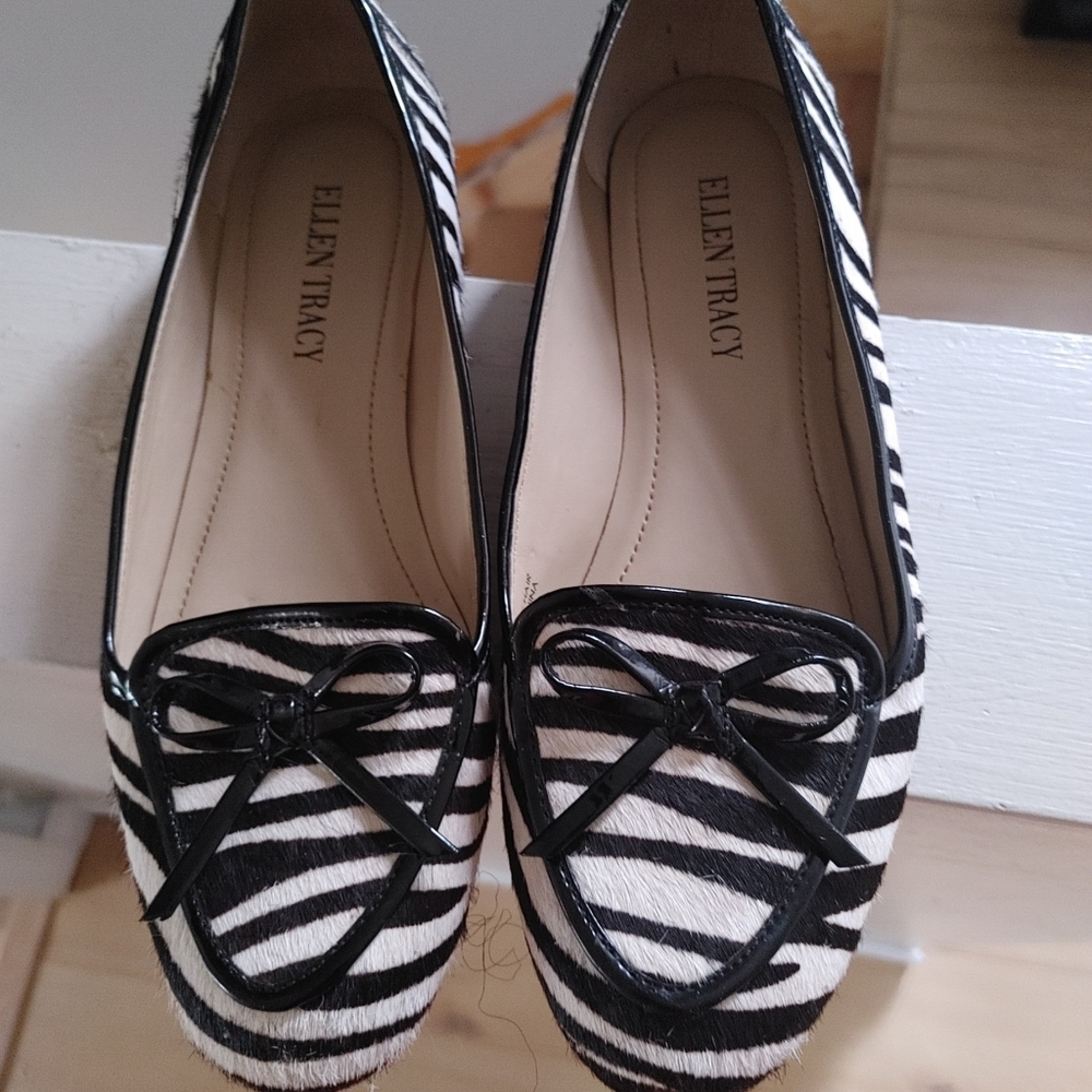 Ellen Tracy Alpine Zebra Print Loafer Flats Size 6